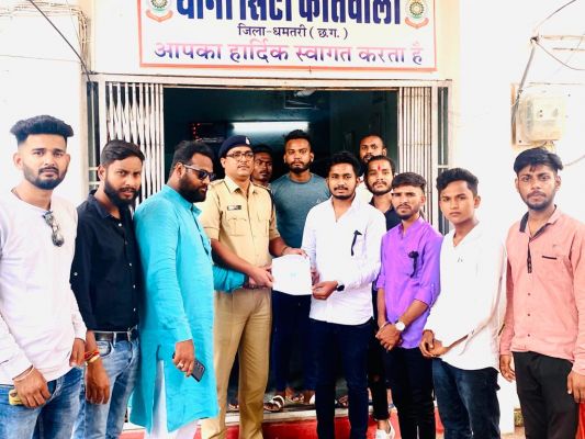 एनएसयूआई ने भाजयुमो कार्यकर्ताओं पर एफआईआर कराने दिया ज्ञापन