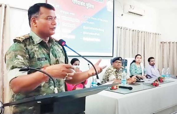 वाहन चालकों को यातायात नियमों के संबंध में किया जागरूक