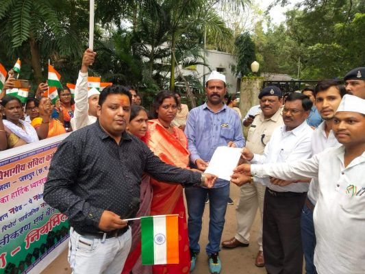 तिरंगा रैली के साथ संविदाकर्मियों का सत्याग्रह का समापन