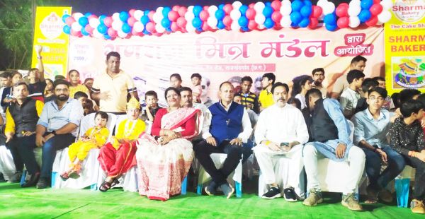 दही लूट स्पर्धा में शीतला माता समिति दुर्ग की टीम विजेता