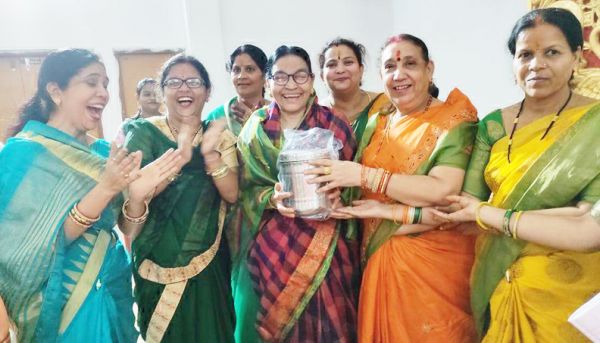विप्रकुल महिला समाज का तीज मिलन उत्सव, रंगारंग कार्यक्रम, कुर्सी दौड़ में विद्या तिवारी एवं किरण तिवारी विजेता रही