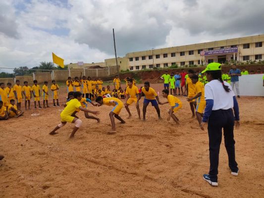 तीन दिवसीय खेल स्पर्धा में बच्चों ने दिखाए जौहर