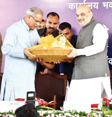 सीएम ने शाह को दी छत्तीसगढ़ी व्यंजनों की टोकरी