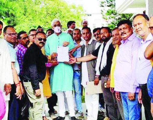 अधिकारी-कर्मचारी फेडरेशन ने स्वास्थ्य मंत्री से की मुलाकात,