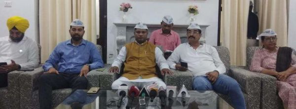 कांग्रेस की सरकार हर मोर्चे पर विफल रही है-कोमल