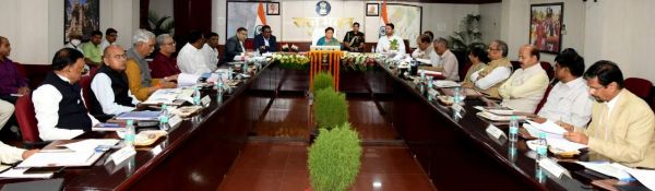 संत गहिरा गुरु विवि के कुलपति ने शासकीय विश्वविद्यालयों की समीक्षा बैठक में लिया भाग