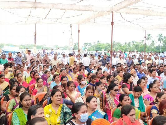हड़ताल का छठा दिन धरना स्थल पर बैलों कि पूजा कर मनाया पोला का पर्व