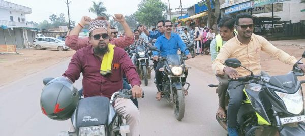 हड़ताली कर्मियों ने निकाली बाइक रैली, कहा सरकार जल्द करें हमारी मांगें पूरी