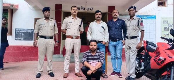 नशीली कफ सिरप के साथ युवक गिरफ्तार