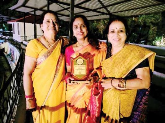 तिजहरिन संध्या में एबीएस की महिलाएं छाई रहीं