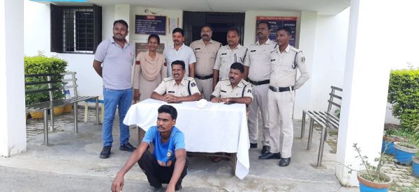 धारदार हथियार से भाभी की हत्या, देवर गिरफ्तार