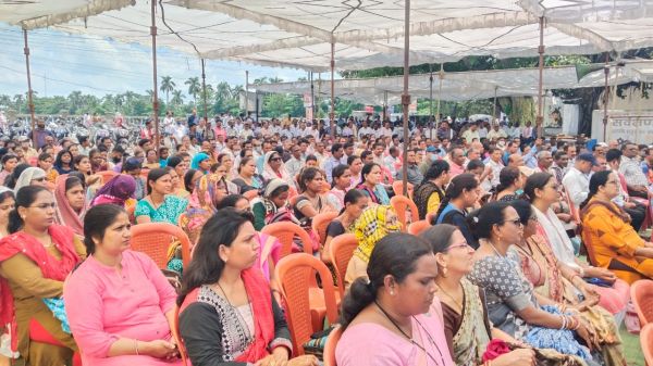 फेडरेशन के आह्वान पर आठवें दिन भी जारी रही बेमुद्दत हड़ताल