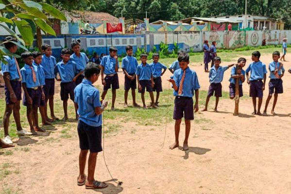 खेल दिवस पर मडानार स्कूल में स्पर्धाएं