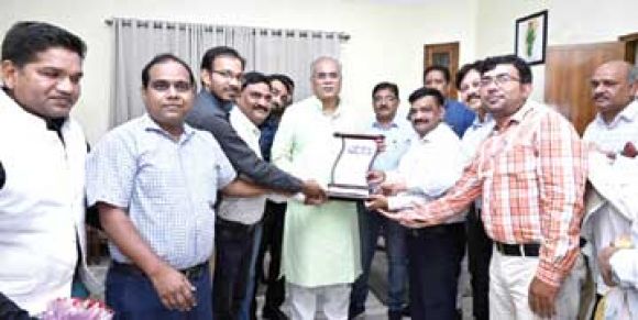 विद्युत अभियंता संघ का अभियंता दिवस पर सीएम को न्योता