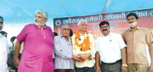 रिटायर हुए प्रांताध्यक्ष तिवारी