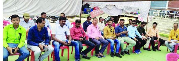 एलआईसी अभिकर्ताओं ने सरकार के विरोध में किया हड़ताल का ऐलान