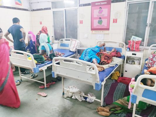 मौसमी बीमारी के मरीजों से जिला अस्पताल पटा