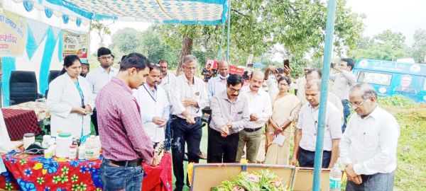 स्वास्थ्य शिविर में 180 लोगों की जांच 