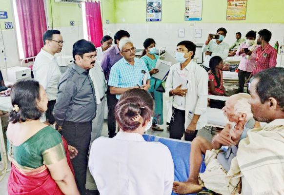 80 लाख की लागत से बने 12 आईसीयू व एचडी यूनिट में लटका मिला ताला