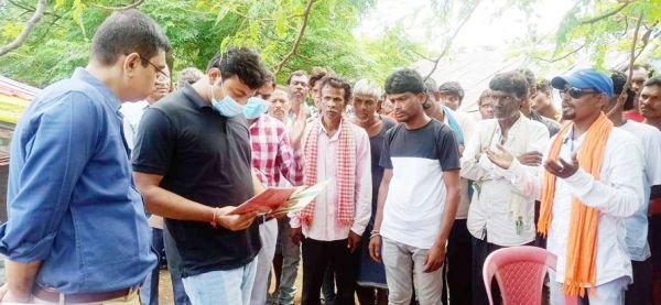कलेक्टर-एसपी पहुंचे सांवरा बस्ती, शिक्षा एवं अन्य मूलभूत व्यवस्था शीघ्र पूर्ण करने के दिए निर्देश