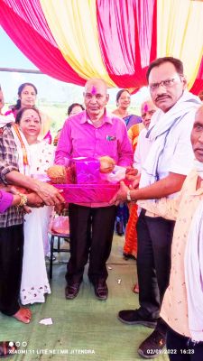 सेवानिवृत्त व्याख्याता को दी विदाई