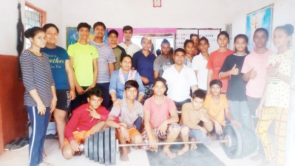 जिला स्तरीय वेटलिफ्टिंग चयन प्रतियोगिता में चुने गए खिलाड़ी