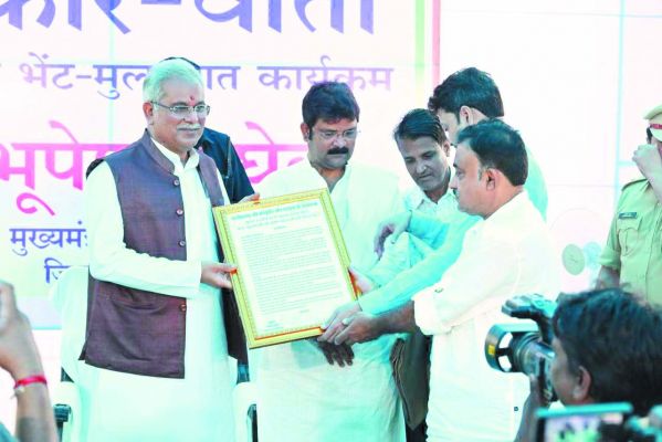 सीएम ने की पत्रकारों के आवासीय भूखण्ड आबंटन की घोषणा