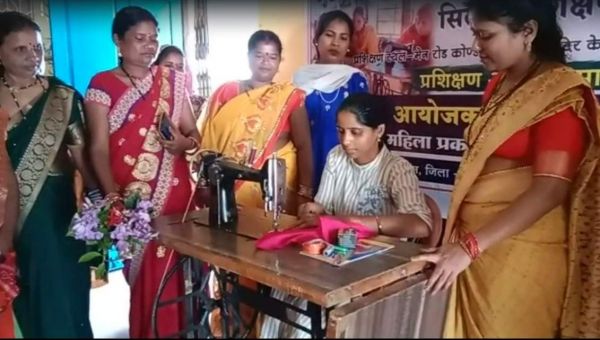 बस्तर संभाग यादव समाज दे रहा नि:शुल्क सिलाई प्रशिक्षण