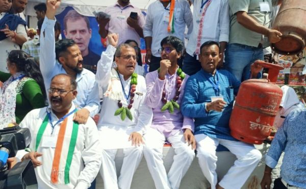 दिल्ली के प्रदर्शन में शामिल हुए विधायक शैलेष पांडेय