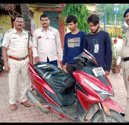 चोरी का मोबाइल बेचने ग्राहक तलाश रहे दो युवकों को जेल