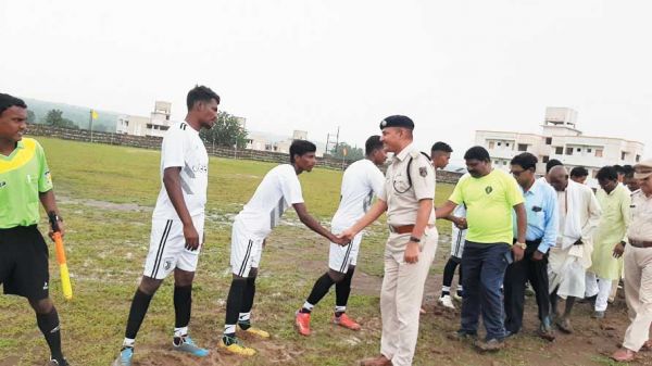 संभाग स्तरीय फुटबॉल शुरू