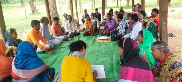 जंगल बचाने के लिए ग्राम सभा बैठक