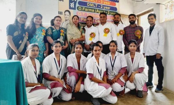 पैरामेडिकल कॉलेज में मनाया शिक्षक दिवस