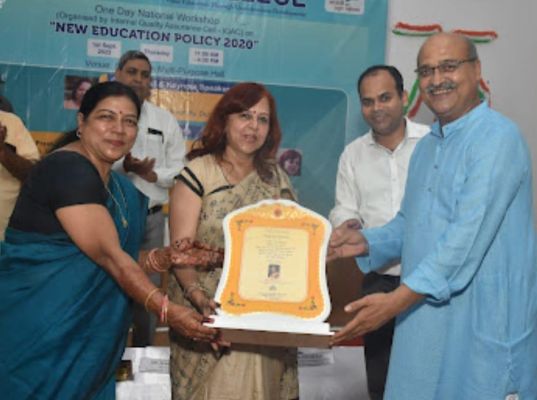 विद्यार्थियों के लिए शारीरिक के साथ मूल्य शिक्षा अनिवार्य-डॉ. अरुणा