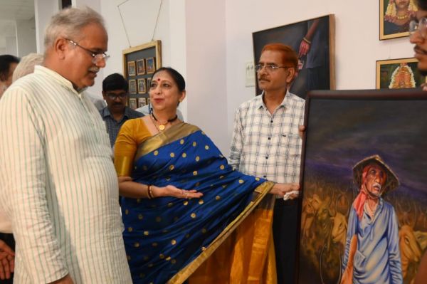 संगीत विवि में आर्ट गैलरी का सीएम ने किया उद्घाटन