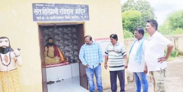 समाजिक भवन पहुंचे नपाध्यक्ष, समस्याएं जानी