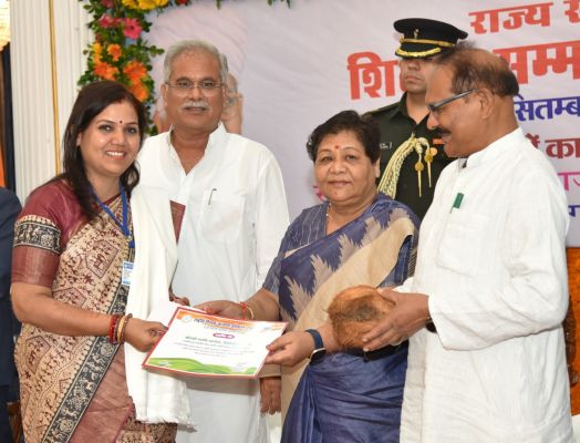 विद्यार्थियों को चुनौतियों का सामना करने के लिए तैयार करें शिक्षक: उइके