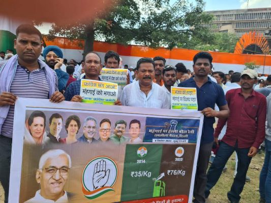 महंगाई के खिलाफ हल्लाबोल रैली में मंत्री अमरजीत सहित सैकड़ों कांग्रेसी हुए शामिल