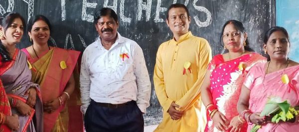 शिक्षक दिवस धूमधाम से मना