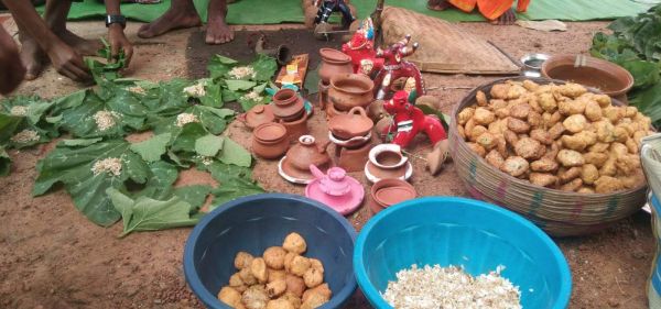 ढोन्डरा गांव के गायता परिवार में कुम्हड़ापत्ता से खाते हैं नयाखानी