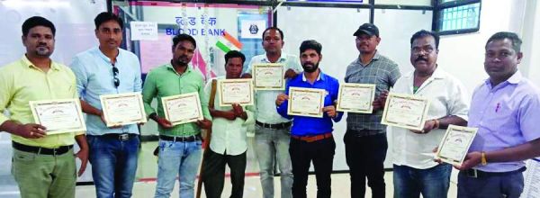 शिक्षक दिवस के दिन सहायक शिक्षकों ने किया रक्तदान