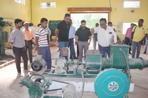 माटी कला केंद्र का जायजा