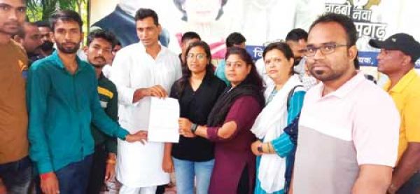 शिक्षक भर्ती में पात्रता मांग रहे 14 हजार डीएड -बीएड छात्र