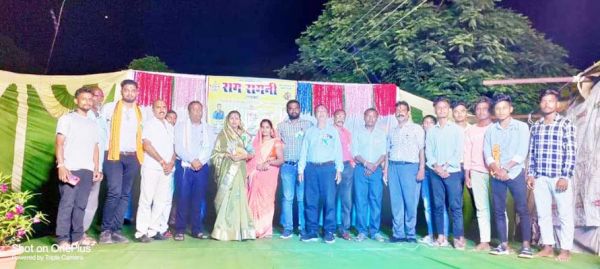 एकता से संघर्ष करने पर मिलती है शक्ति और विश्वास - गीता