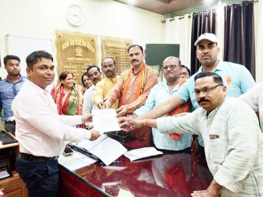 निगम क्षेत्र की 7 सूत्रीय मांगों को 7 दिवस के भीतर पूर्ण करने भाजपा ने सौंपा ज्ञापन