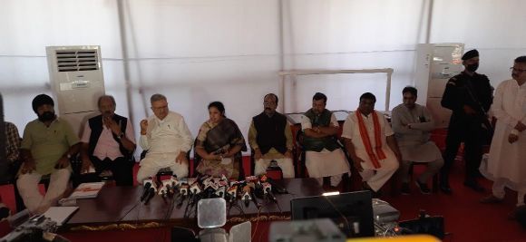 पुरंदेश्वरी ने रोड शो, सभा स्थल की तैयारियां देखीं