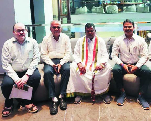 राज्य, एनएचआई के साथ नए औद्योगिक क्षेत्रों का विकास करें-गडक़री