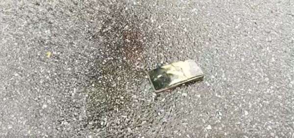 चलती कार में एमआई फोन फटा, बड़ा हादसा टला