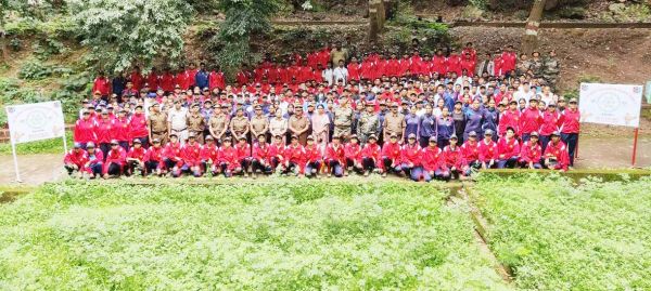 एनसीसी कैडेट ने ऐतिहासिक राम झरना का भ्रमण किया      