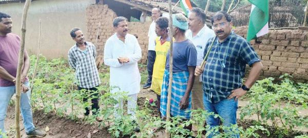 भारत जोड़ो यात्रा में कांग्रेसियों ने केंद्र सरकार की नाकामियां बताई